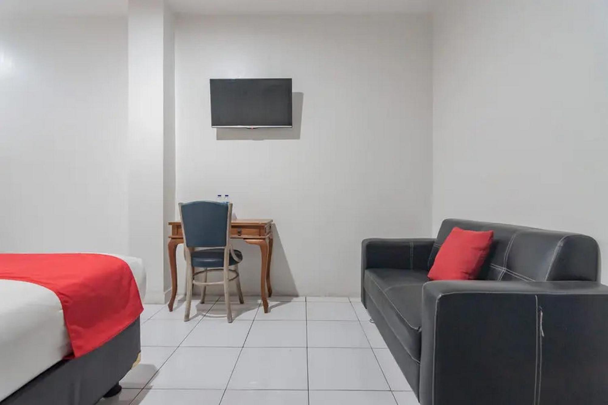 RedDoorz At Arwiga Hotel Bandung Zewnętrze zdjęcie