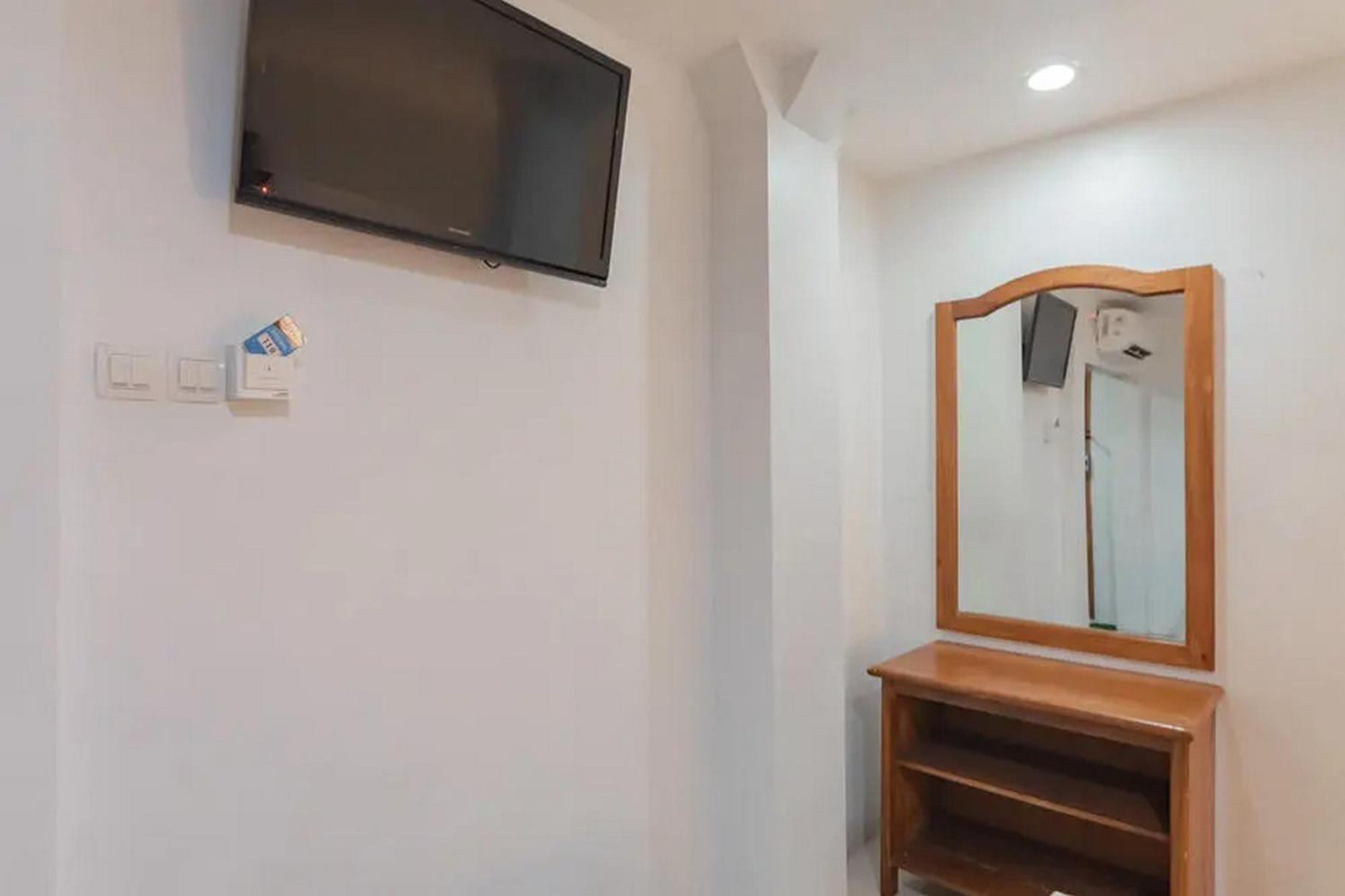 RedDoorz At Arwiga Hotel Bandung Zewnętrze zdjęcie