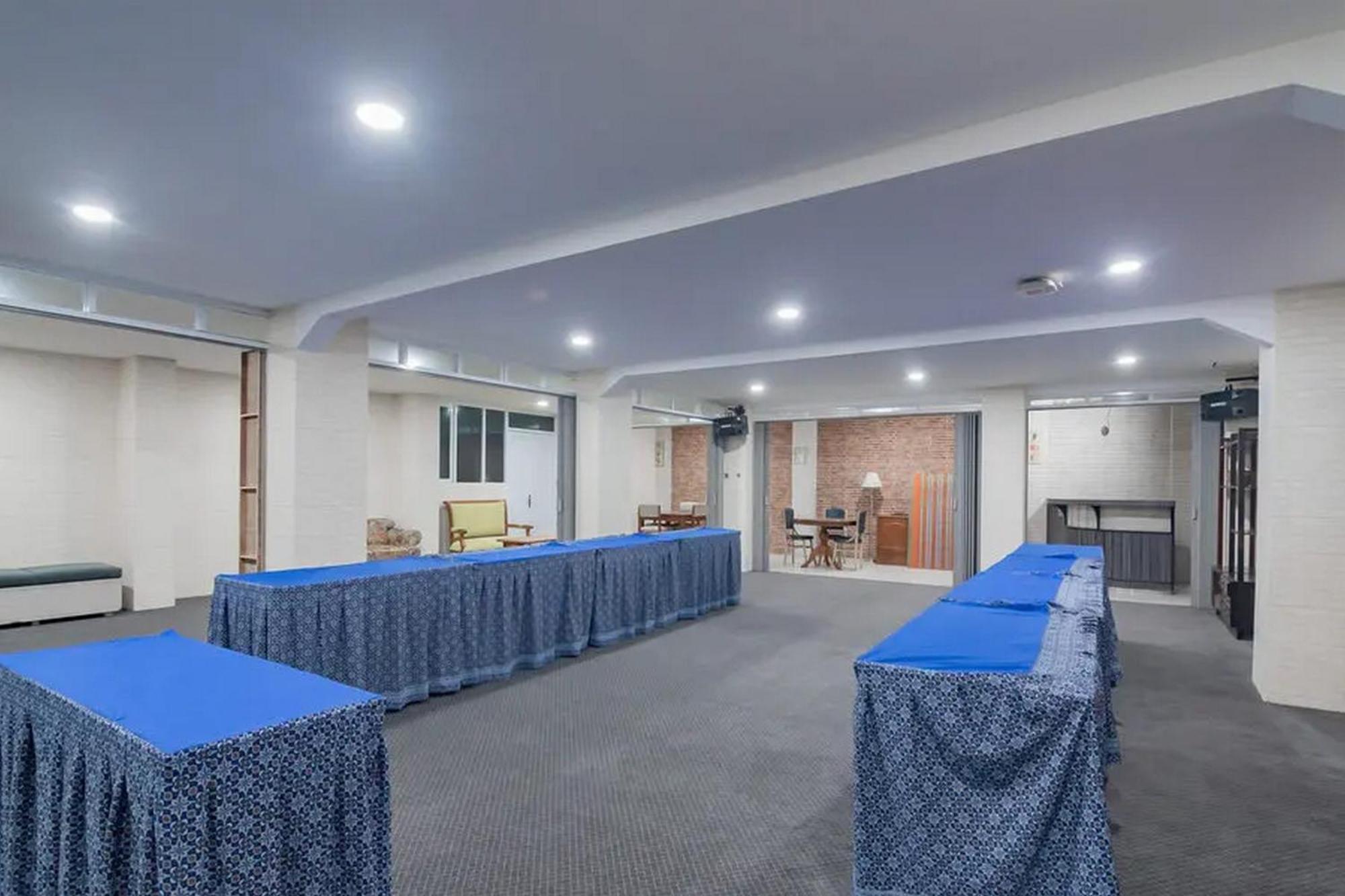 RedDoorz At Arwiga Hotel Bandung Zewnętrze zdjęcie