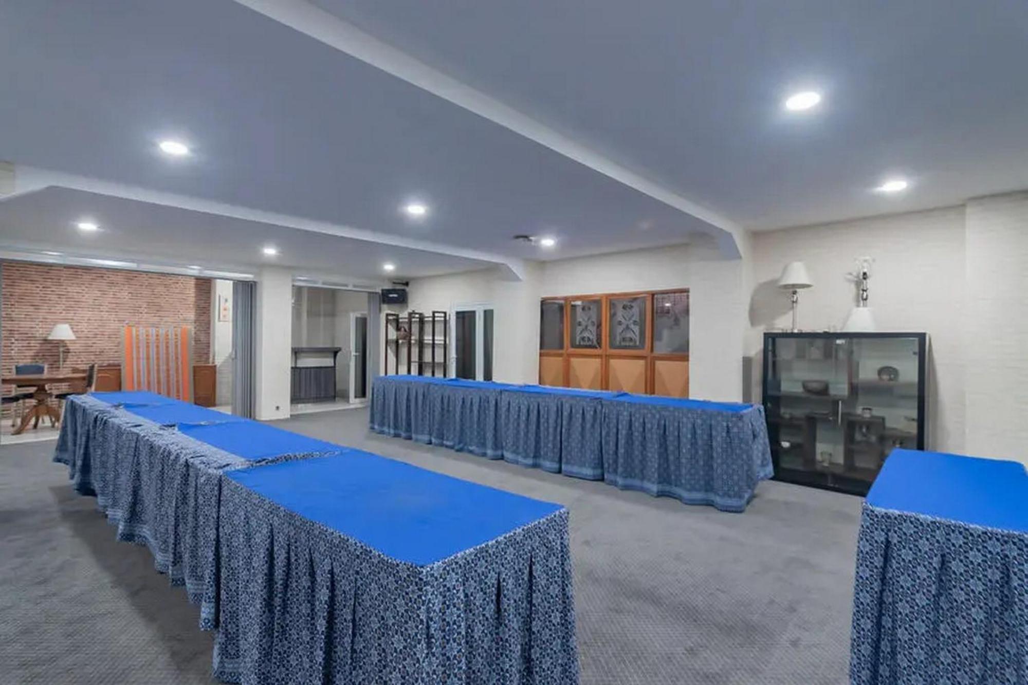 RedDoorz At Arwiga Hotel Bandung Zewnętrze zdjęcie